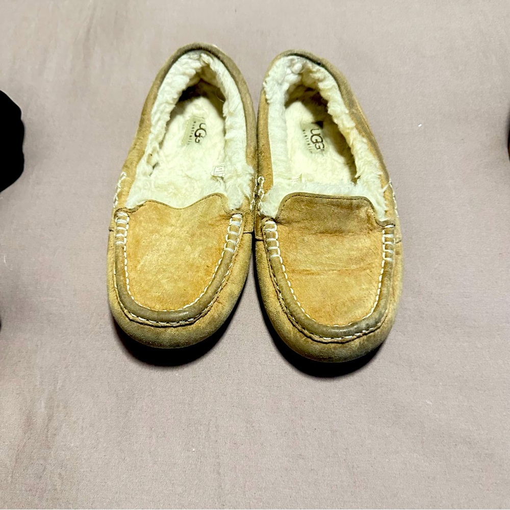 UGG women’s slippers
